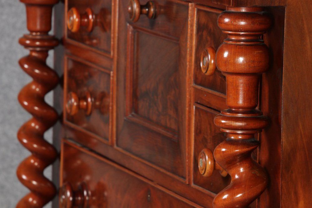 photo for sale Antique English Victorian Chest Of Drawers In Mahogany, 1850