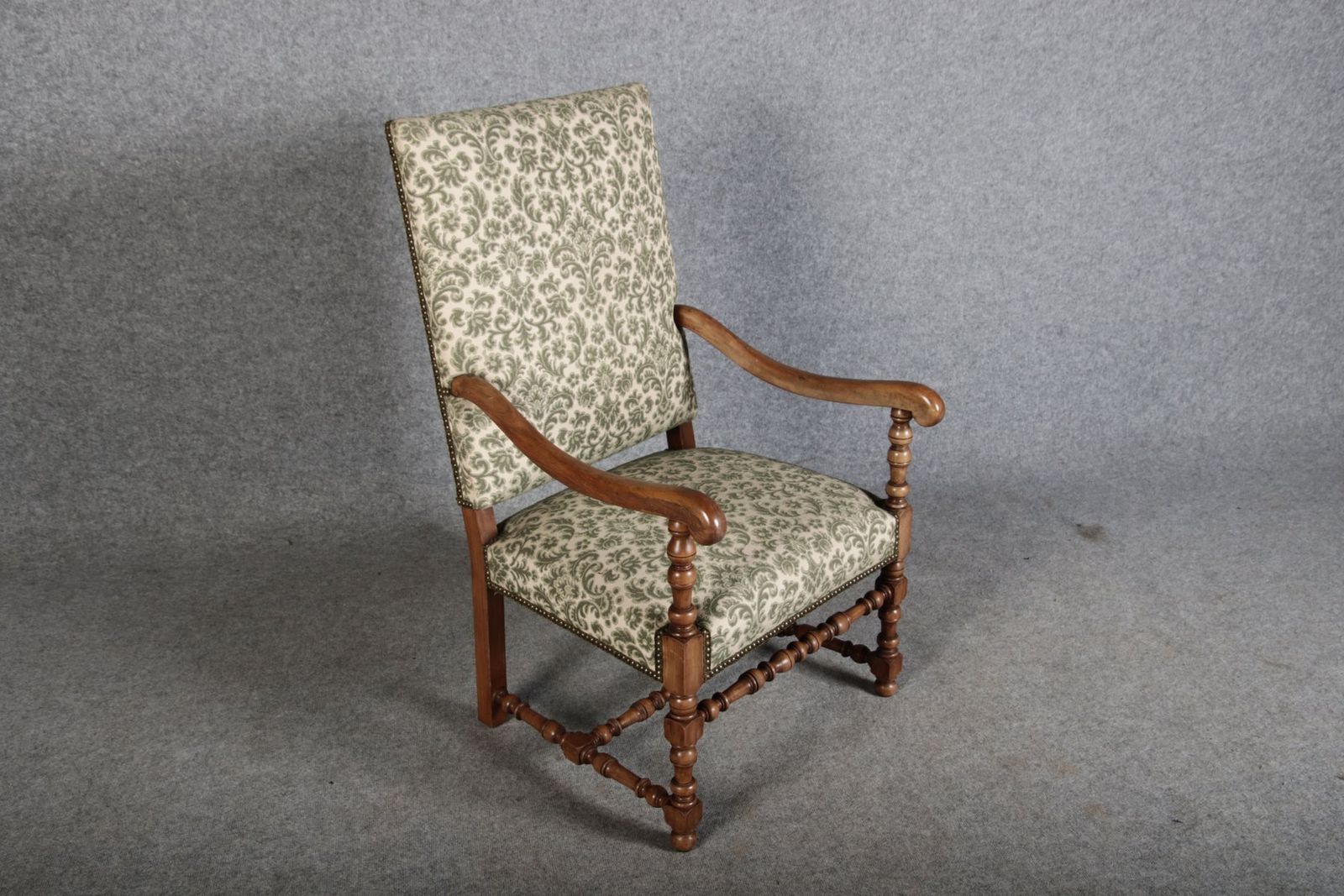 photo vintage Antique Walnut Armchair, 19th Century