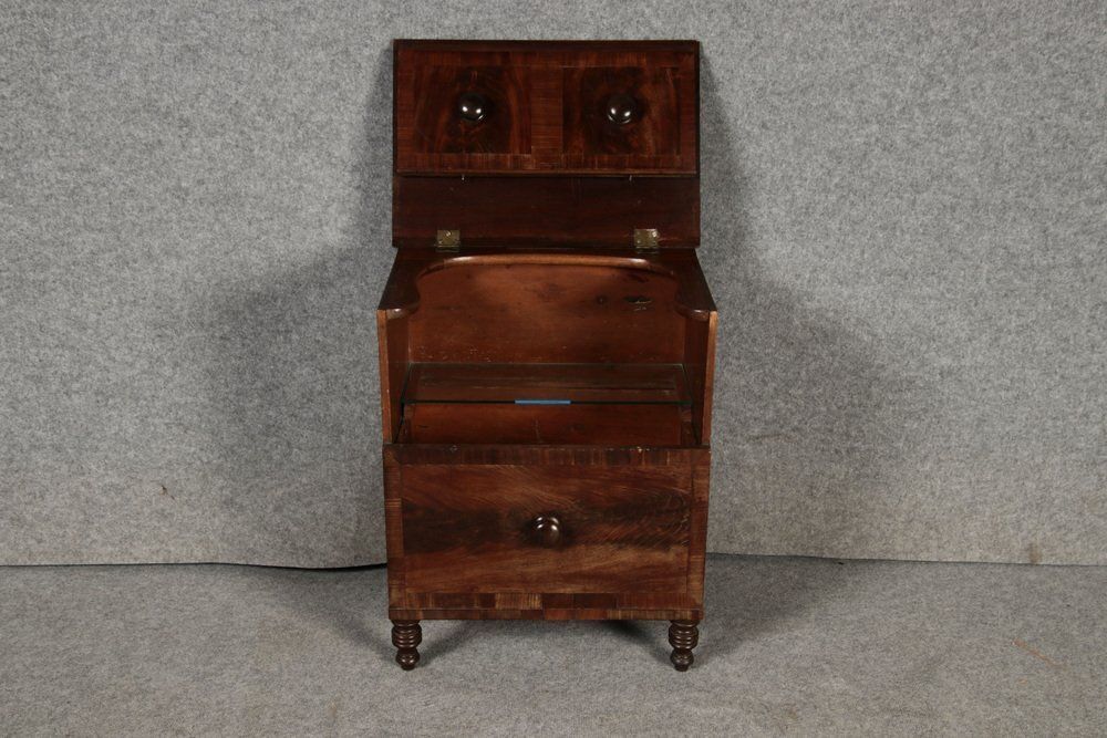 photo vintage Small Antique English House Bar In Mahogany, 1840