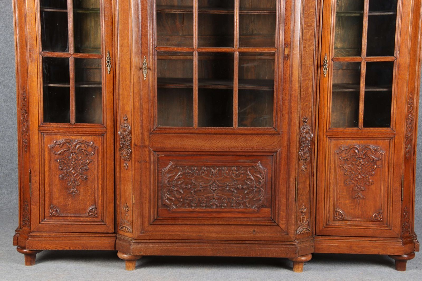 Antique Baroque Oak 3 Door Display Case With Carvings, Aachen Lüttich, 19th Century photo 2196.0