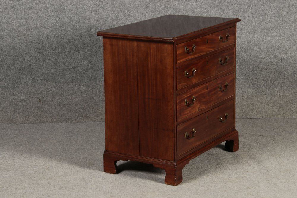 Small English Chest Of Drawers, Late 19th Century photo vinterior