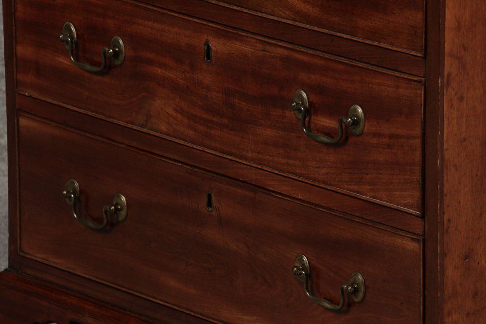 photo vintage Small English Chest Of Drawers, Late 19th Century