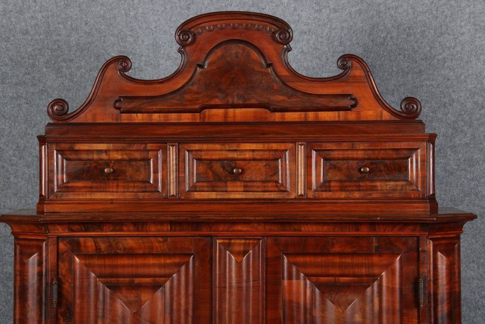 Baroque Cabinet In Walnut, Frankfurt, Germany, 18th Century photo vinterior