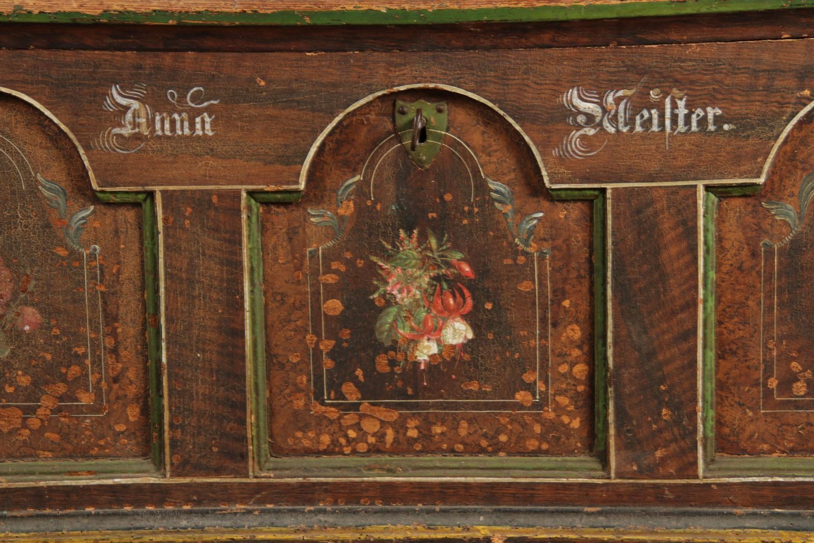 752.0 Antique Bevelled Softwood Chest, 1900 photo