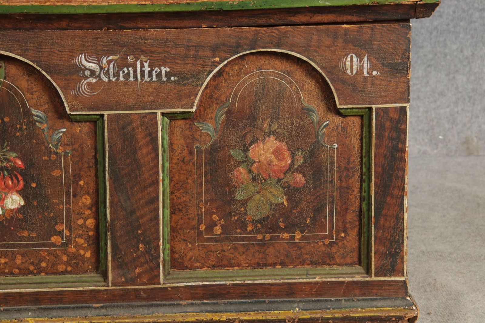 photo vinterior Antique Bevelled Softwood Chest, 1900
