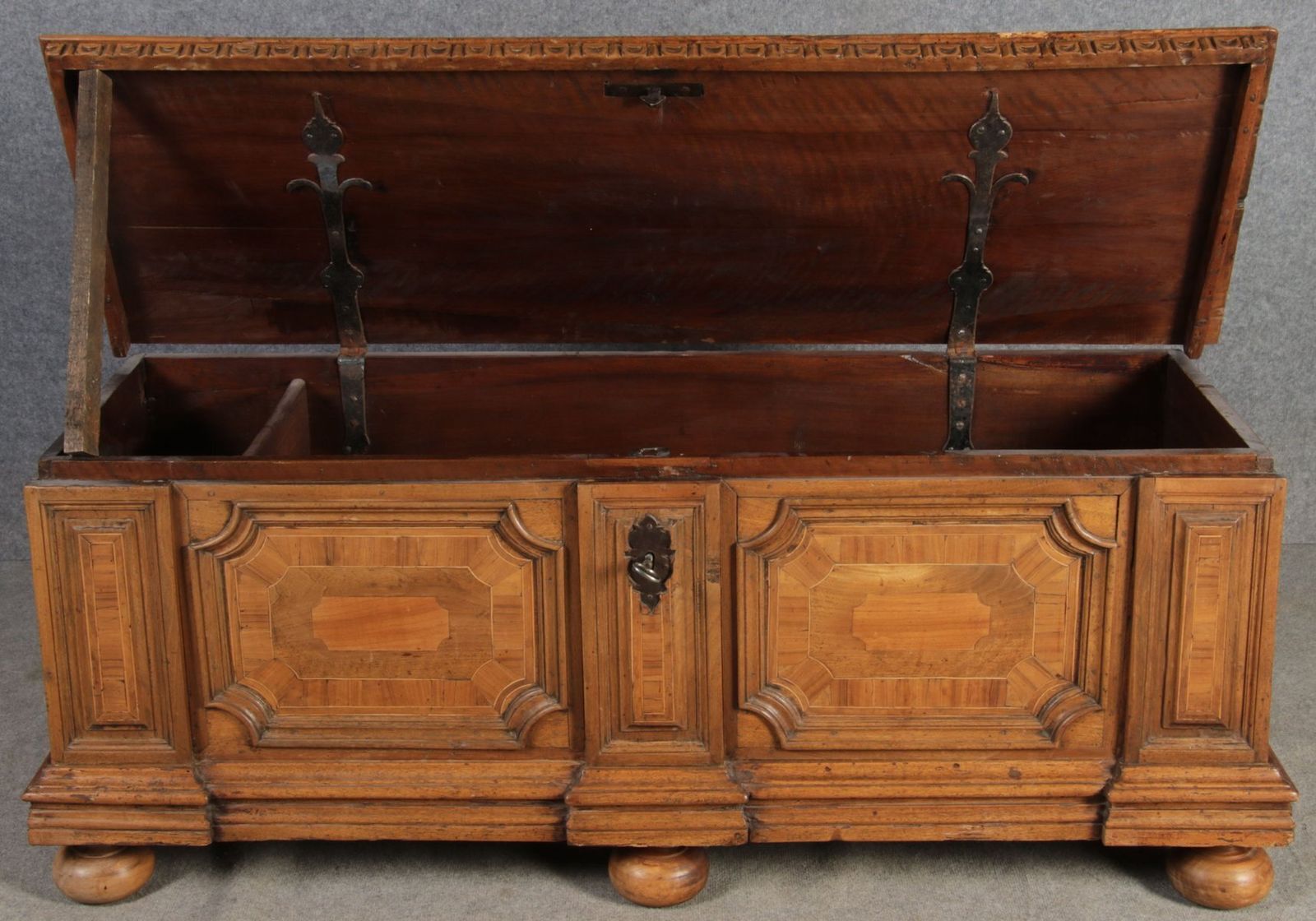 Antique Chest In Walnut, 1730 photo buy