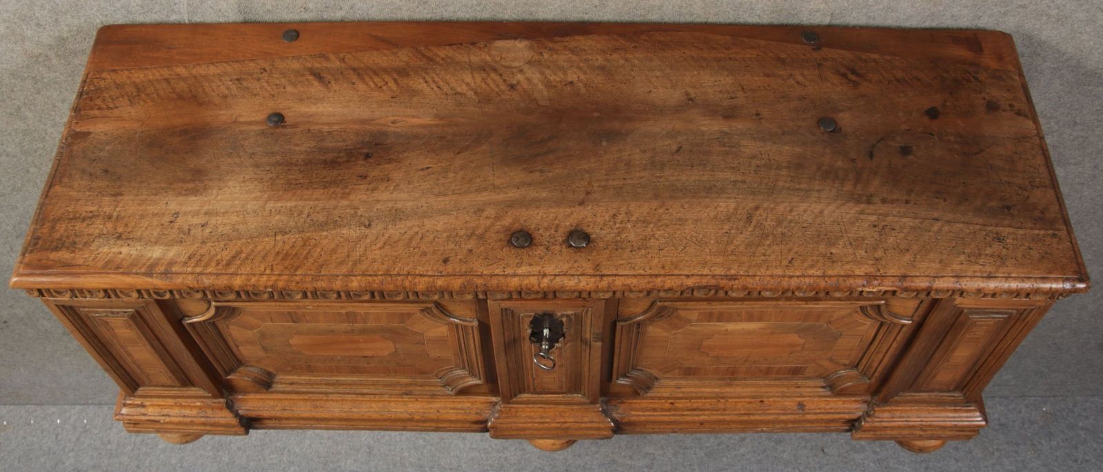 2196.0 Antique Chest In Walnut, 1730 photo