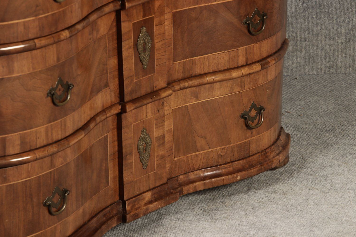 photo vintage Baroque Walnut Secretary, 1740s