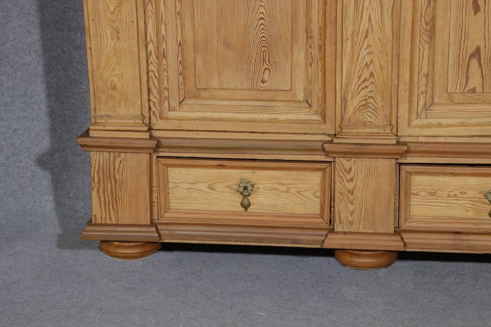 Antique Baroque Cabinet, Gdansk, 18th Century photo vinterior