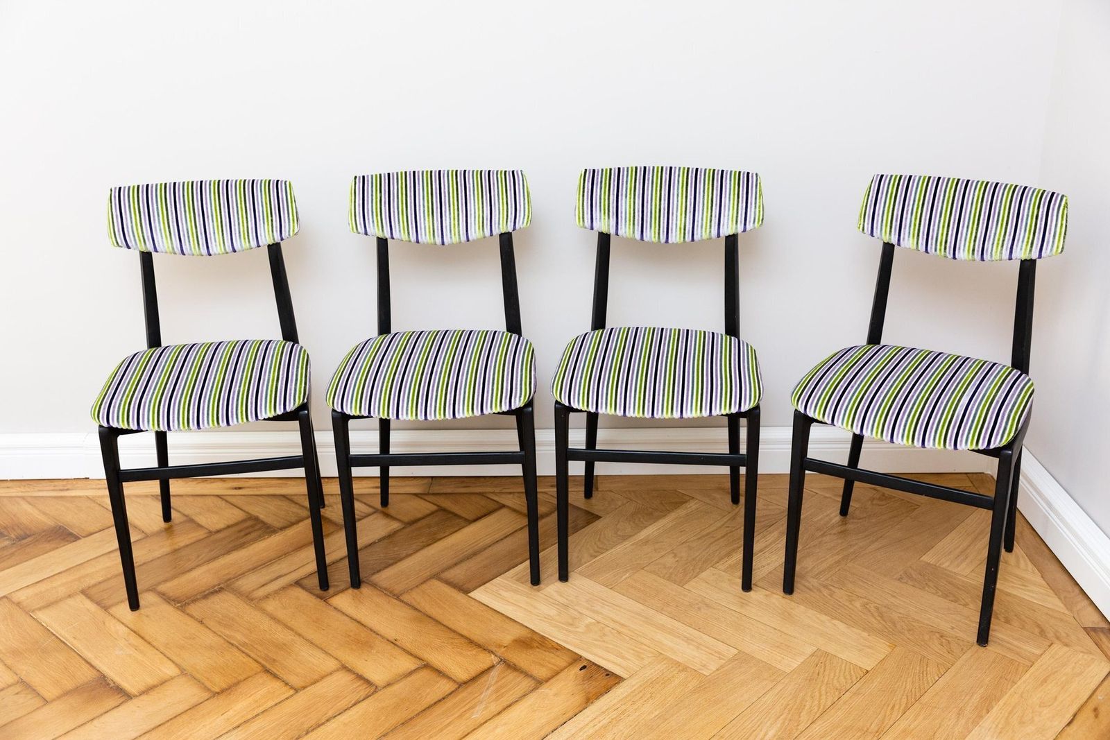 Italian Dining Chairs, 1960s, Set Of 4 photo vintage
