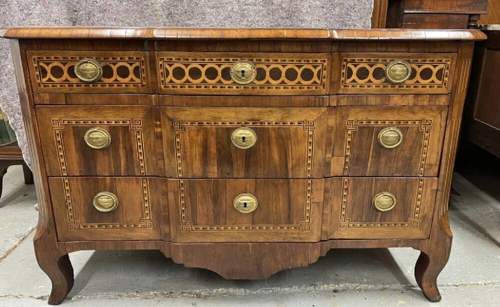 photo furniture 18th.Century Italian Commode Chest