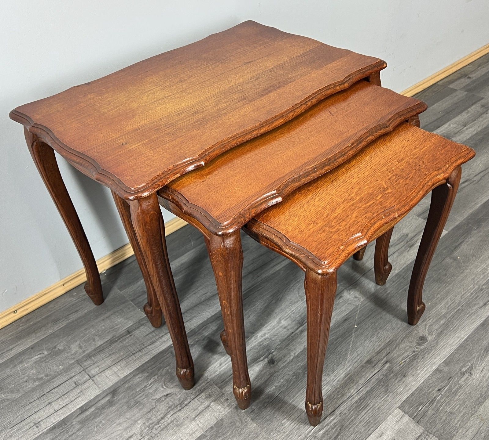 Vintage French Louis XIV Oak Set Of Three Nested Carved Tables Lot 4426