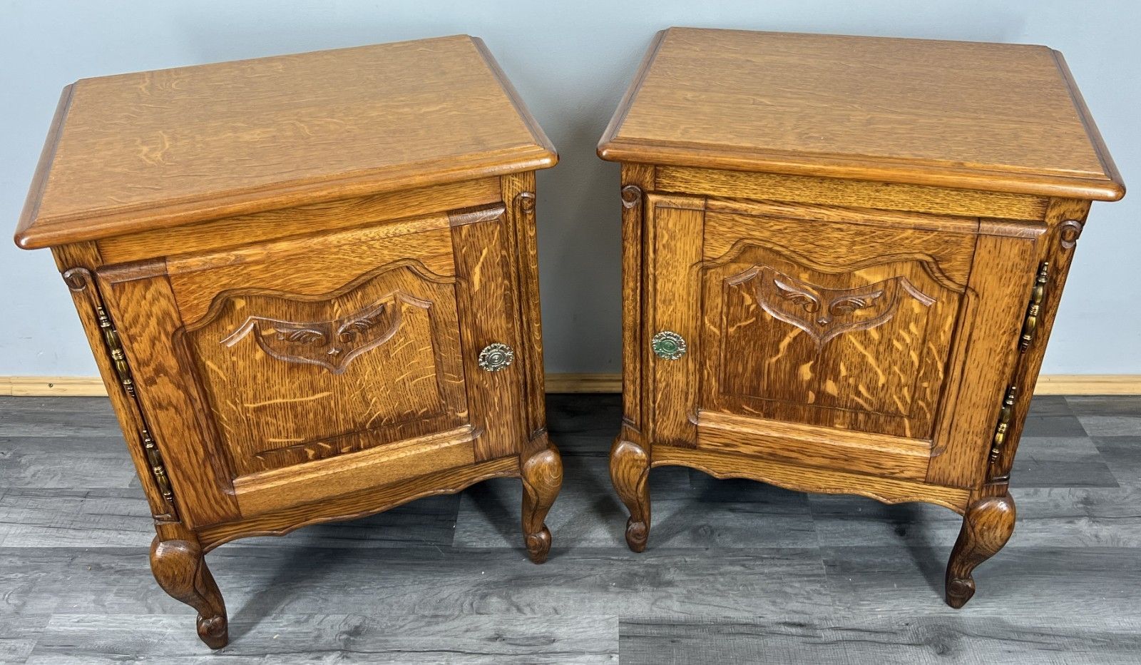 Pair Of Bedside Tables Vintage French Louis Oak  Nightstands Cabinets Lot 4442