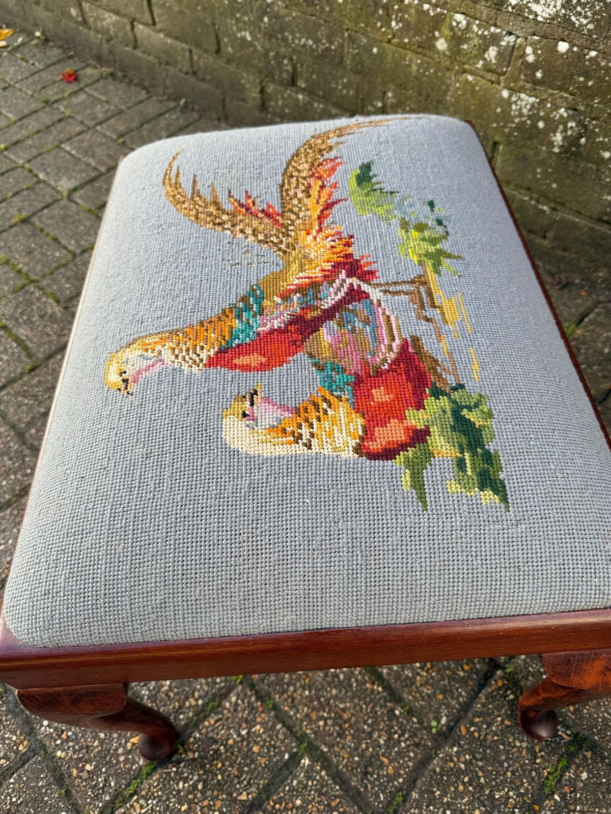 Vintage Queen Anne Needlepoint Stool, Luxury Needlepoint Tapestries London Mahogany Vanity Seat With Pheasant Design, Vintage Stool Cabriole photo buy