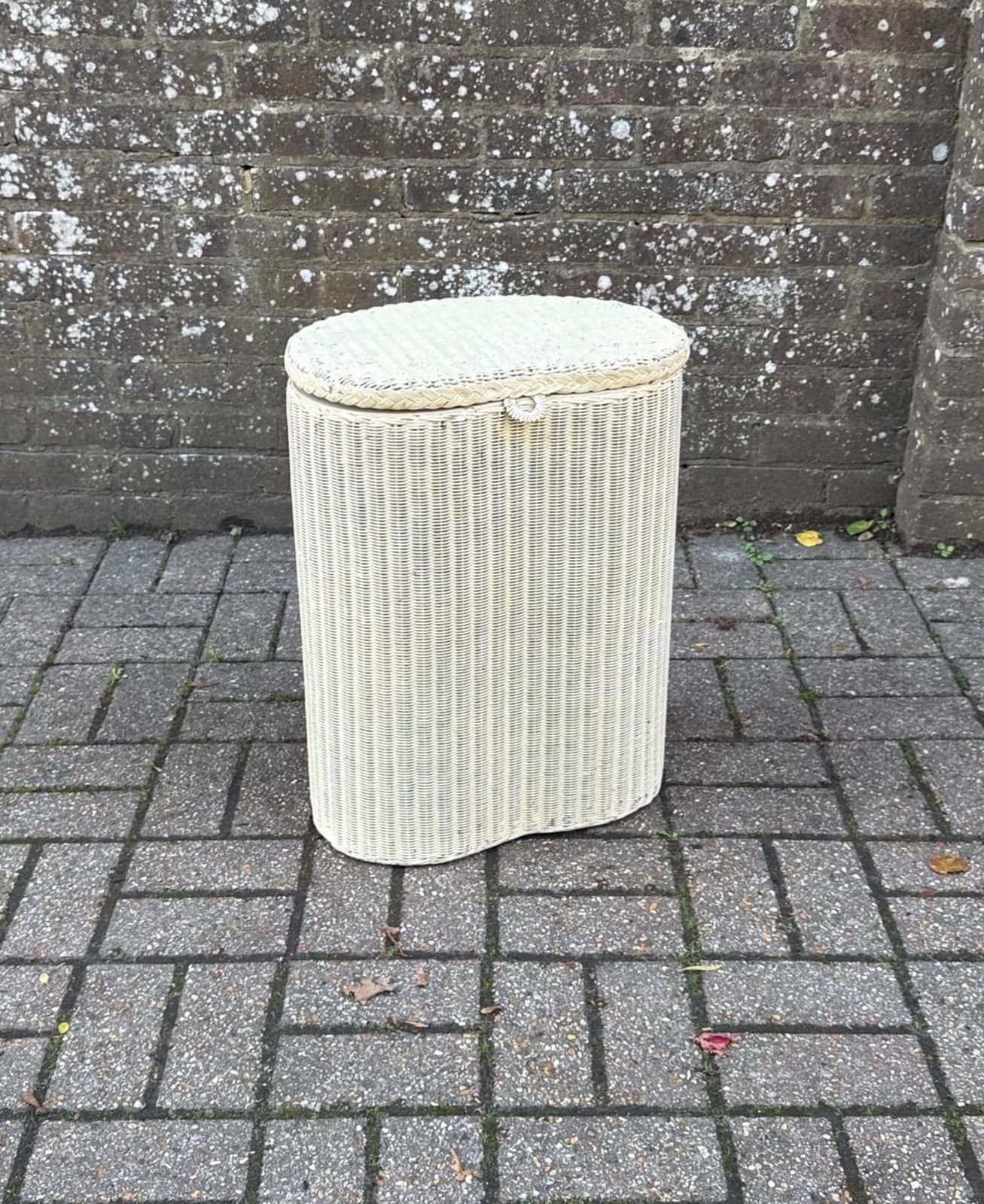 Vintage 1940s Lloyd Loom Lusty Heart Shaped Laundry Basket, Cream Woven Wicker Hamper With Mint Interior, British Art Deco Storage Mcm Decor photo furniture