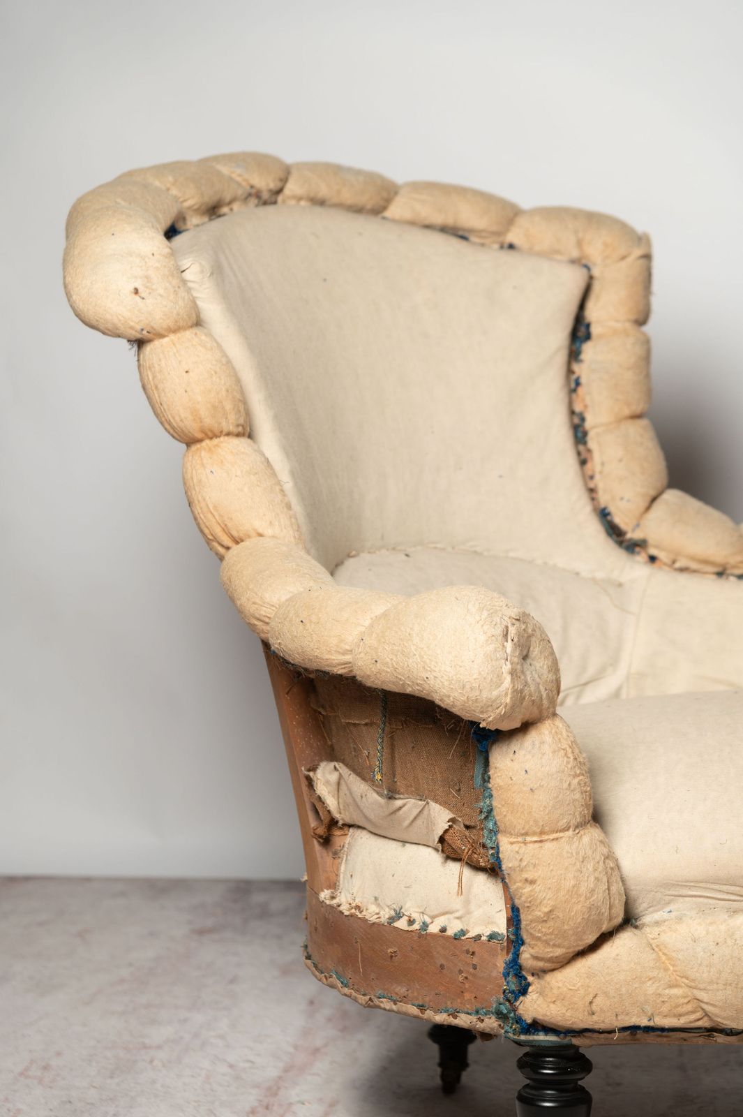 Napoleon III Piecrust Sofa – Chaise photo for sale