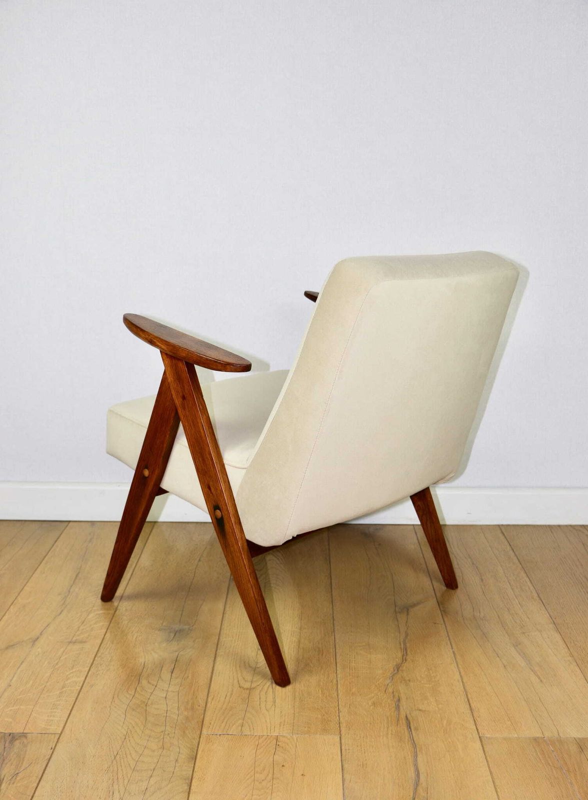 Chierowski 366 Armchair, 1970s Beige Dark Oak 1970s photo vinterior