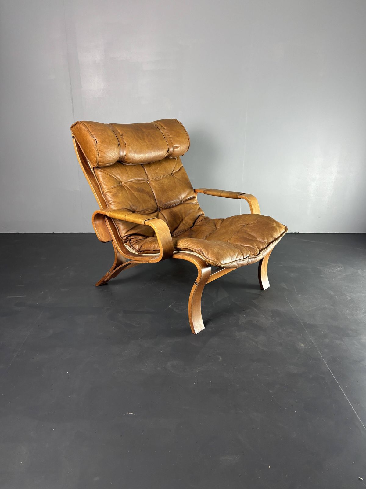 Swedish Leather Bentwood Lounge Chair By Jan Bengstsson, 1970s photo for sale