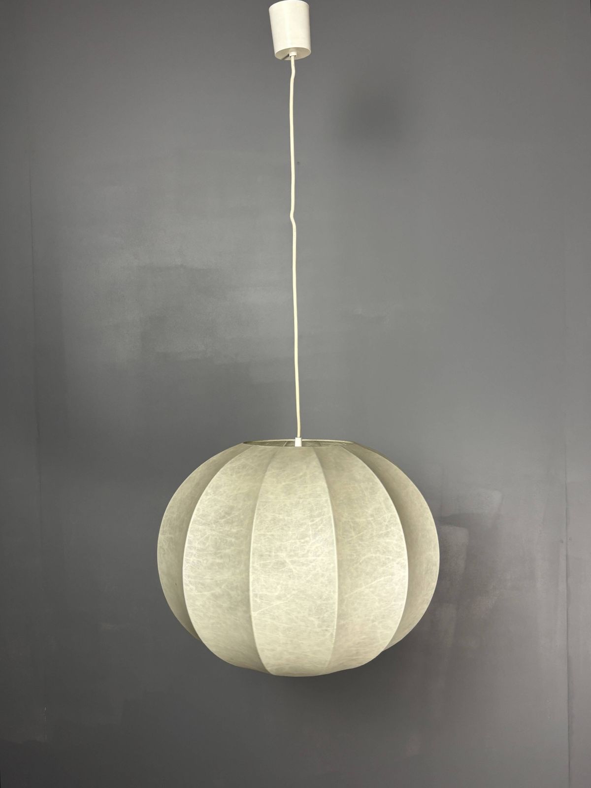 photo vintage Page 1 Of 22 Midcentury Space Age Cocoon Hanging Pendant Ceiling Lamp, 1960s