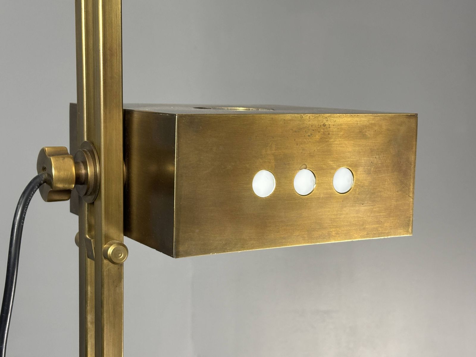 photo vintage Brass Bauhaus Art Deco Adjustable Floor Lamp In The Style Of Marcel Breuer