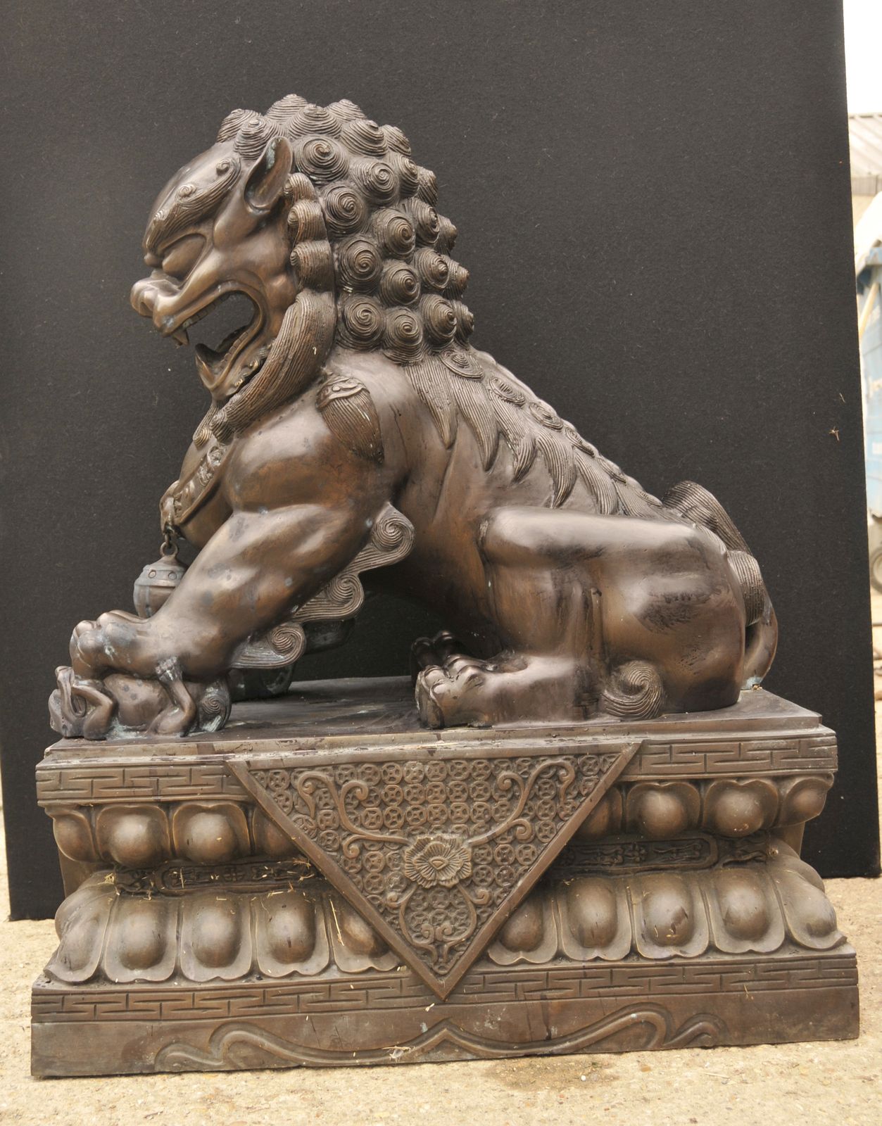 photo buy Pair Xl Bronze Chinese Dogs   Foo Keiloon Fu Temple Statue China