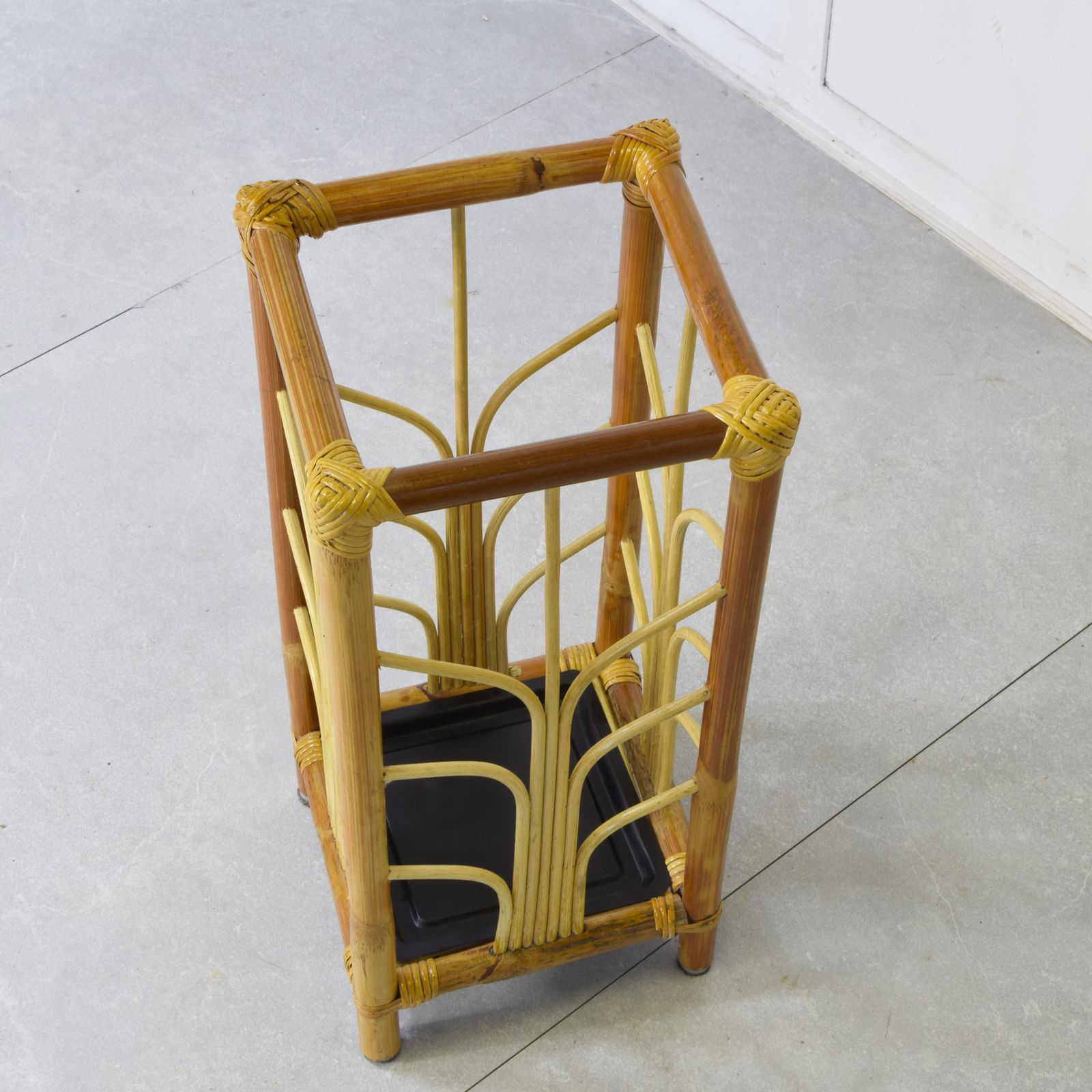 photo furniture Vintage 70s Bamboo & Rattan Umbrella Stand