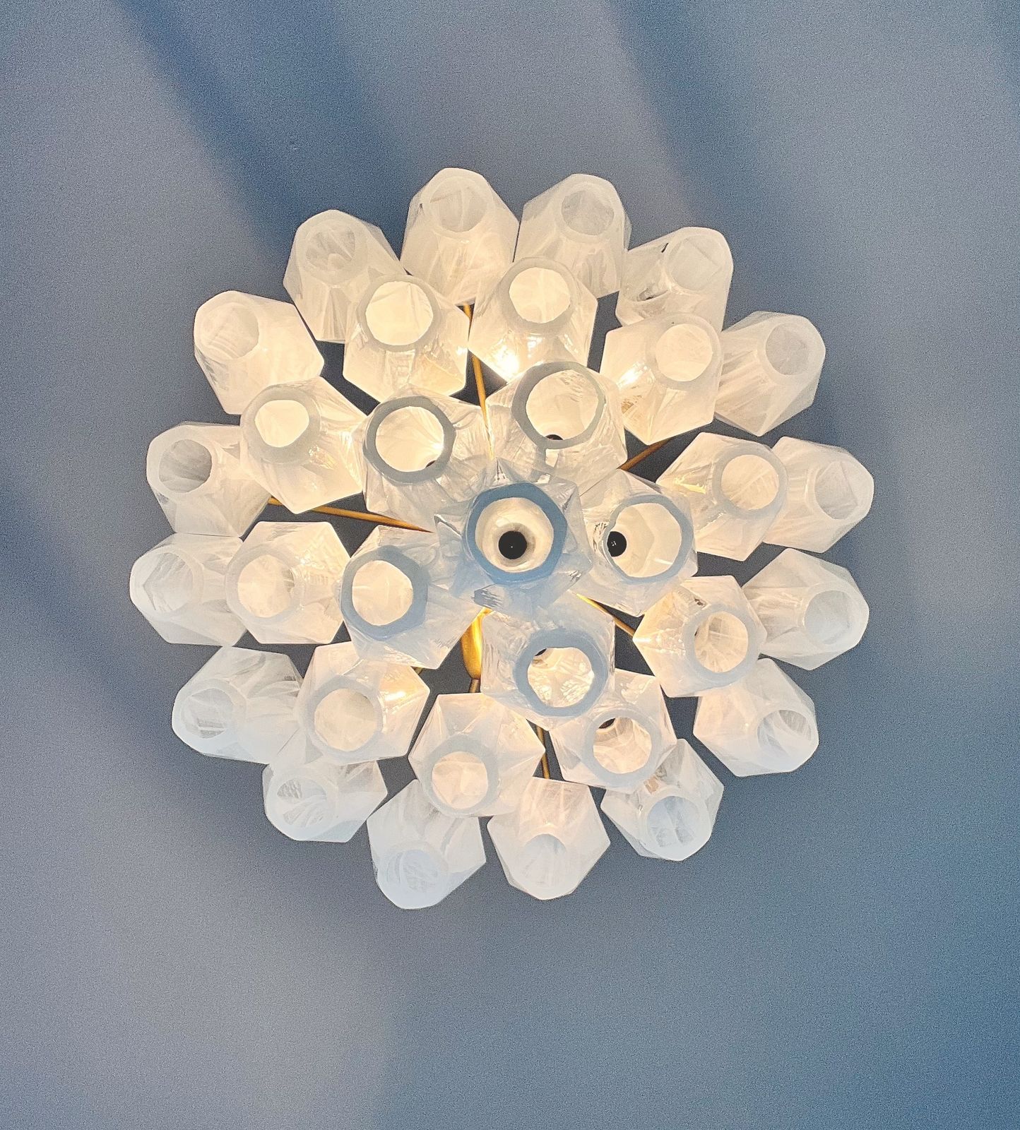 photo furniture Elegant Murano Alabaster White Poliedri Chandelier   Carlo Scarpa Design