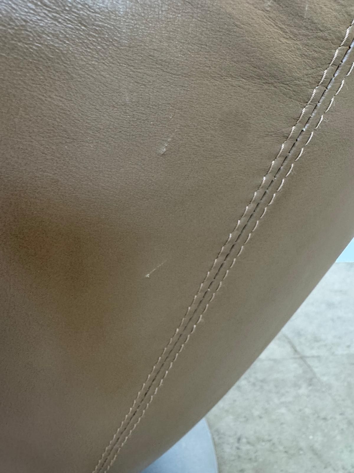 Natuzzi Leather Swivel Armchair / Chair In Light Tan photo vintage