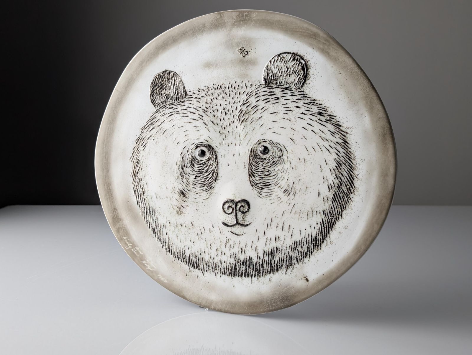 Plato De Cerámica Oso Panda Por Oiva Toikka Para Nuutajärvi, 1983