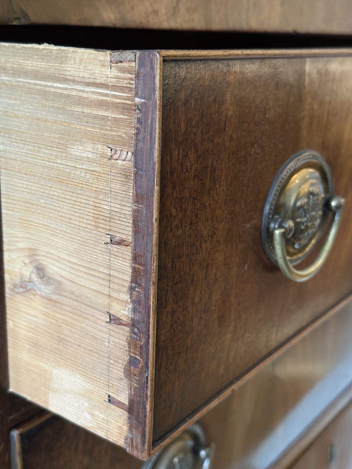 Compact Georgian Mahogany Chest Of Drawers – Two Part Construction photo 1050.0