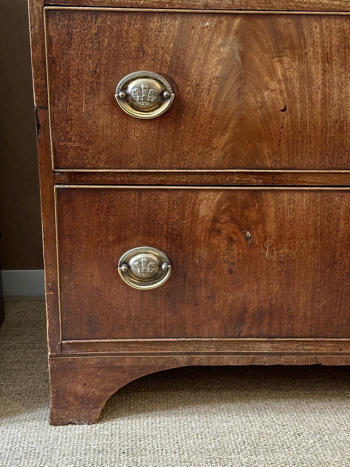Compact Georgian Mahogany Chest Of Drawers – Two Part Construction photo vinterior
