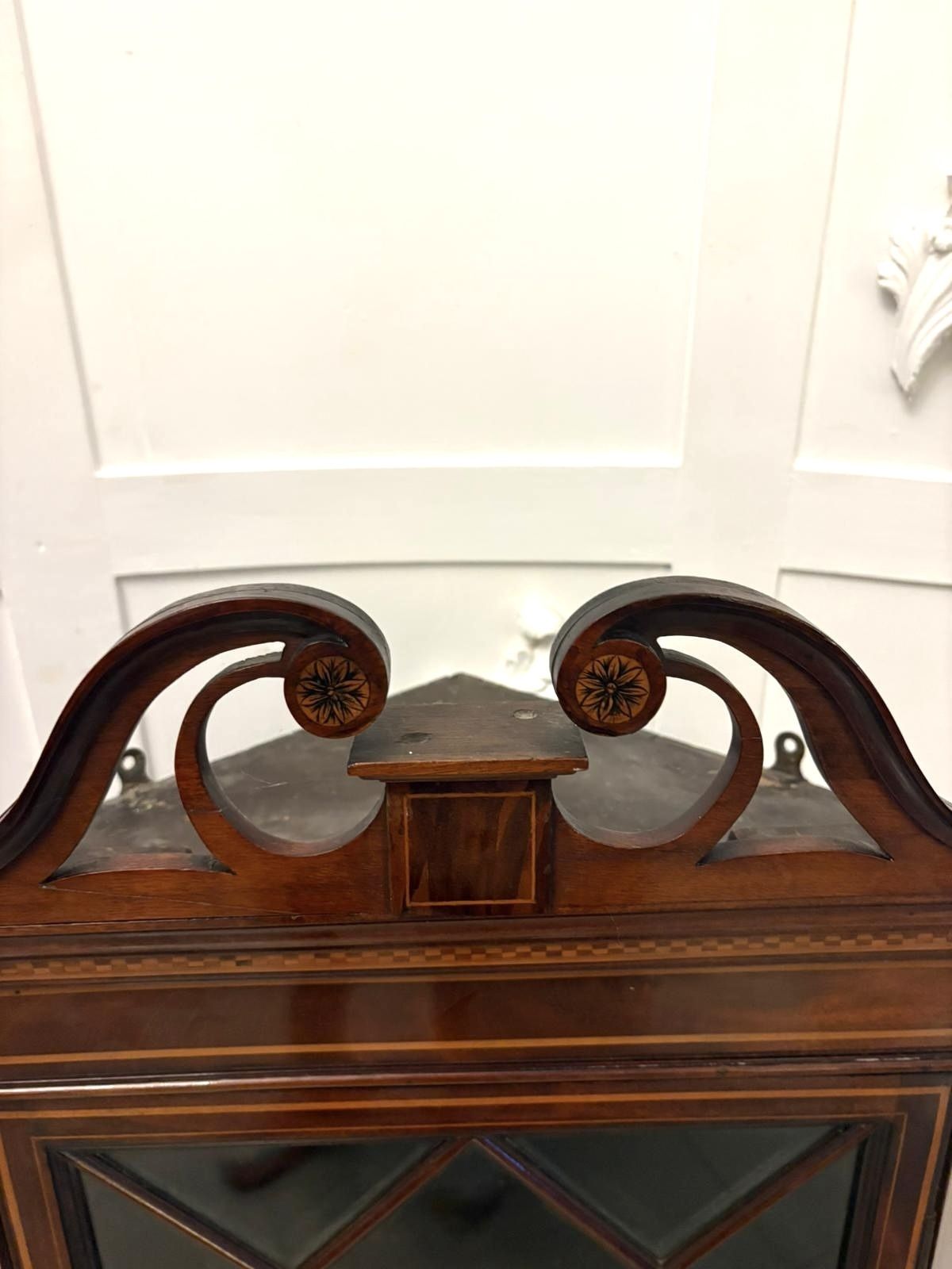 Antique Early 20th Century Quality Inlaid Mahogany Wall Hanging Corner Display Cabinet photo for sale