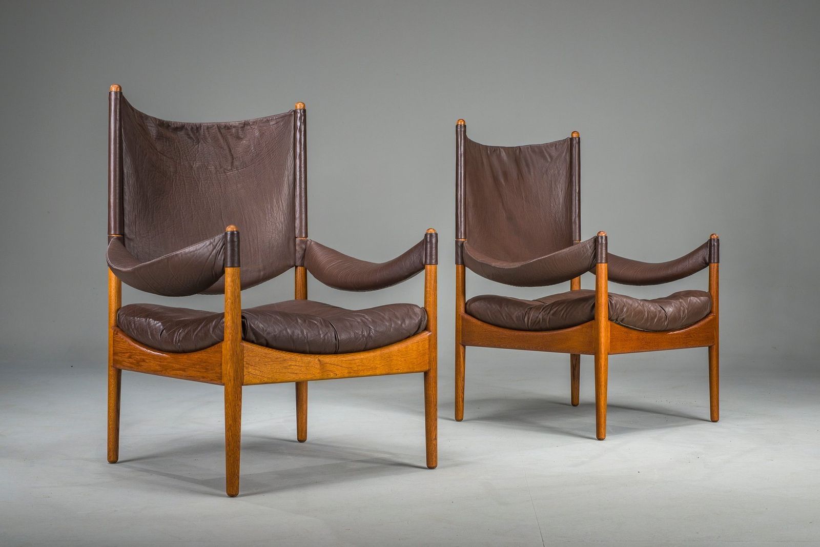 photo vintage Mid Century Modern Danish Oak And Leather Lounge Chairs With Ottoman By Kristian Vedel For Søren Wiladsen, 1960s, Set Of 3