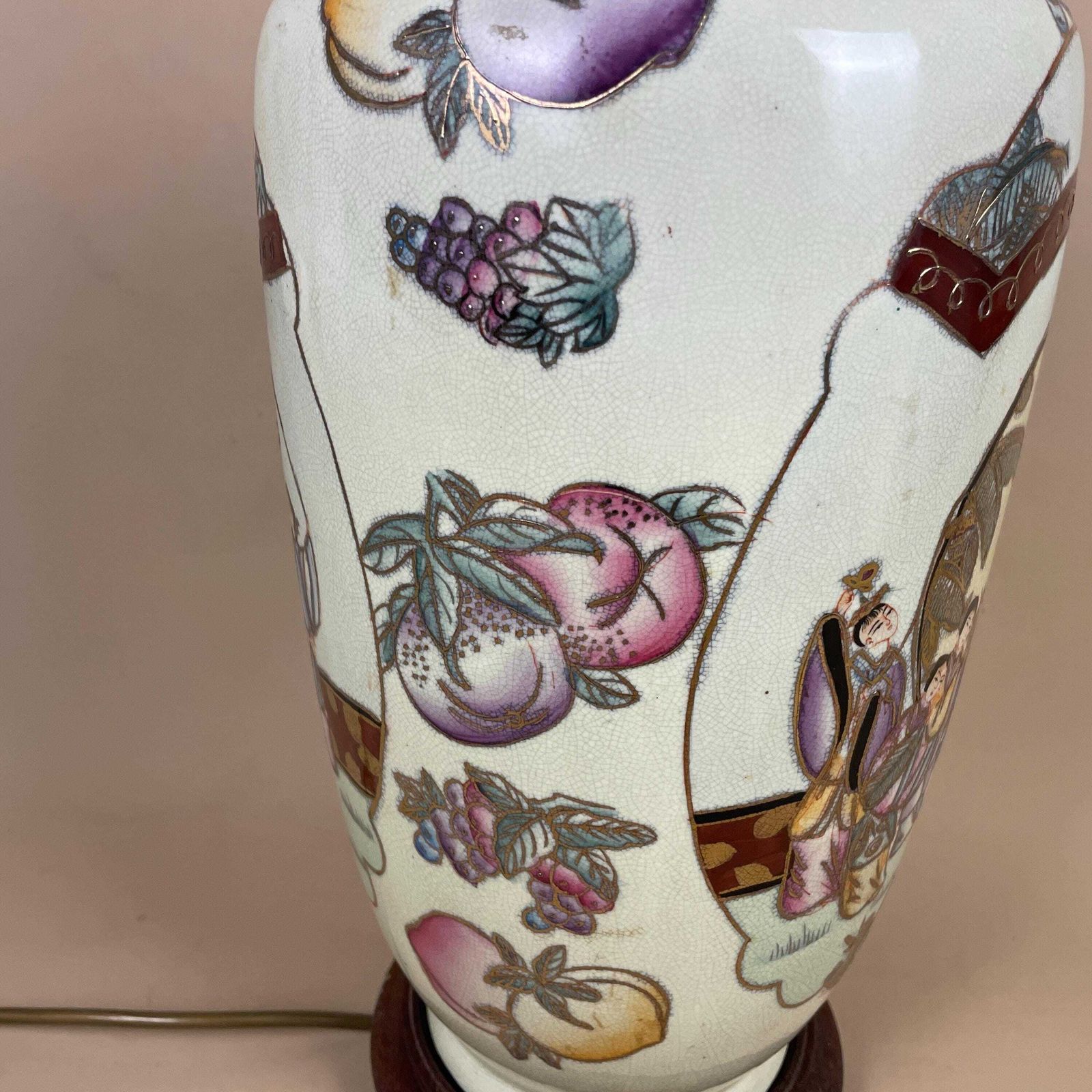 photo furniture Large Oriental  Ceramic Lamp Light Bedside Table Hand Painted Fruit Design Pattern Wood Base Chinese Vase Antique Brass Vintage Ginger Jar