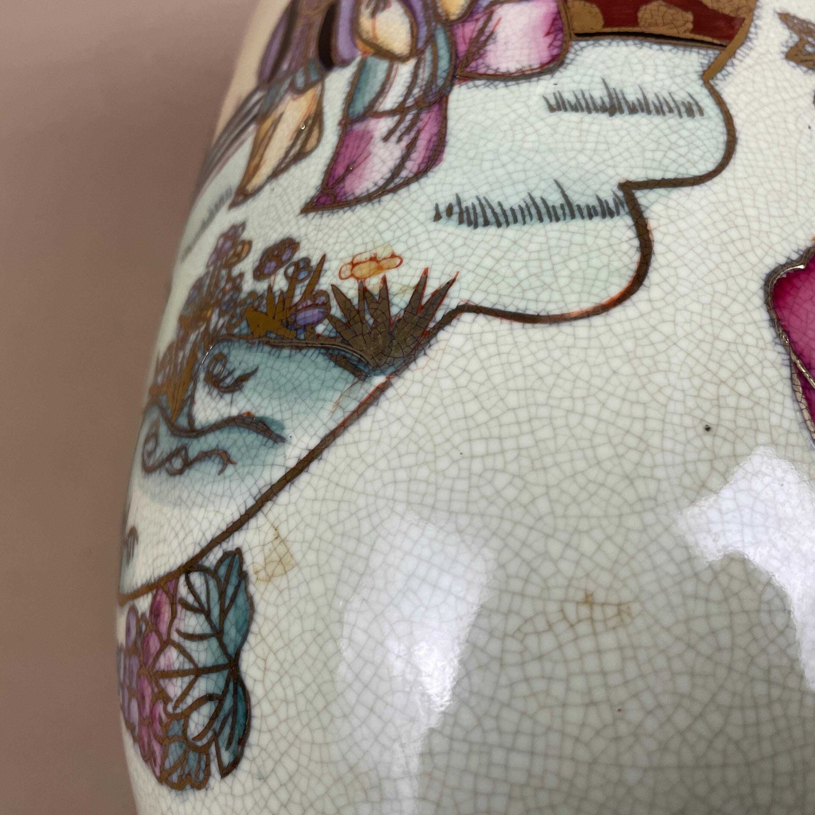 photo vinterior Large Oriental  Ceramic Lamp Light Bedside Table Hand Painted Fruit Design Pattern Wood Base Chinese Vase Antique Brass Vintage Ginger Jar