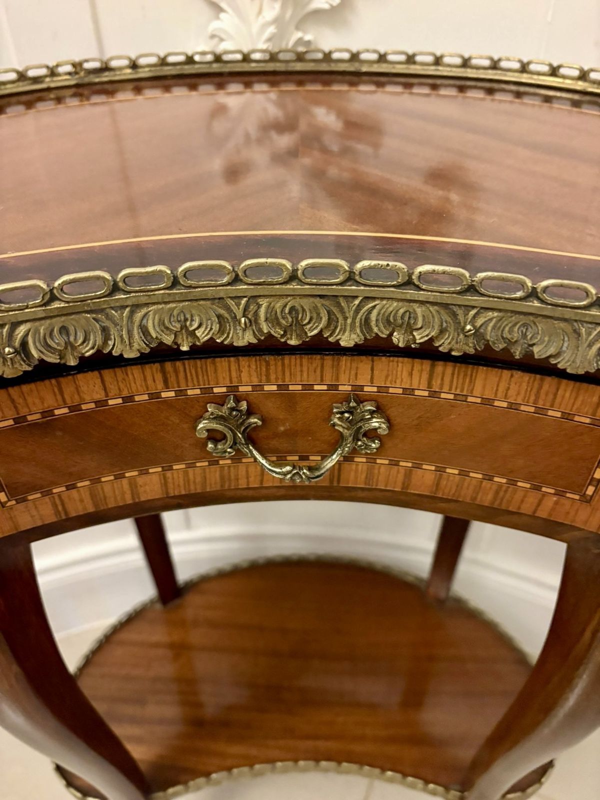 Antique French Quality Louis XV Style Kidney Shaped Side Table photo vinterior
