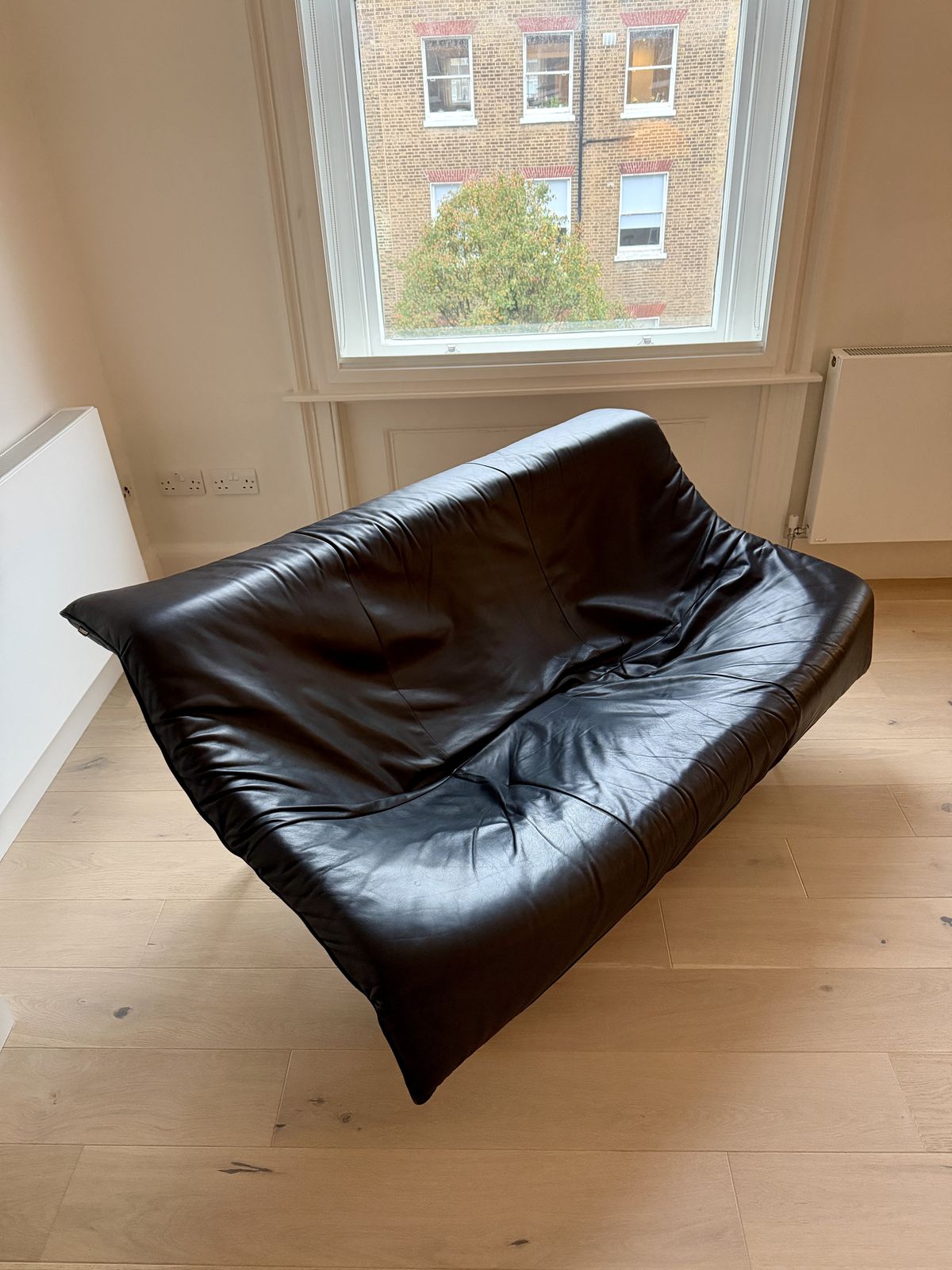 Gerard Van Den Berg For Montis, 1980s Vintage Butterfly Black Leather 2 Seat Sofa photo vintage