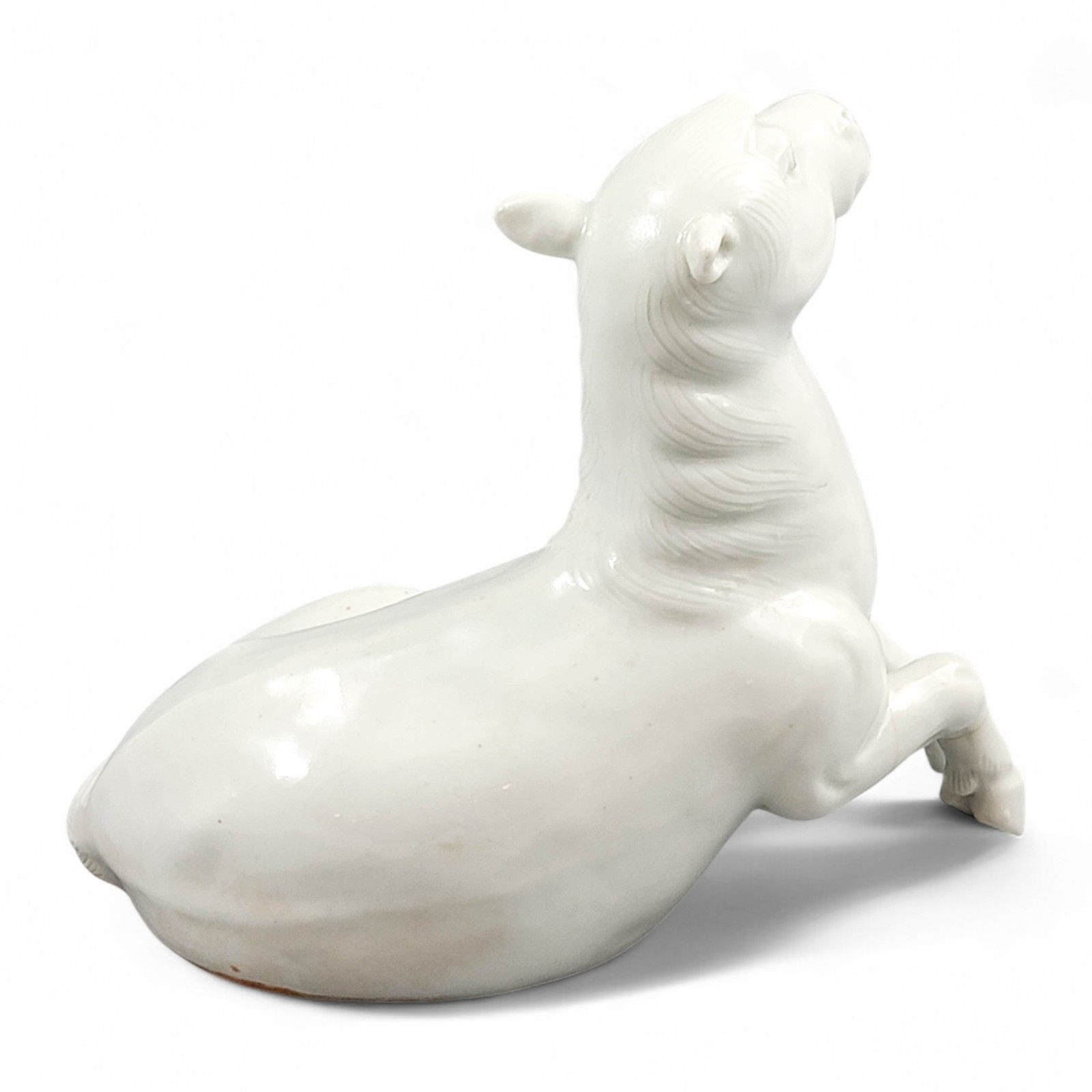 Hirado Porcelain Recumbent Horse, Japan, Late 19th Century photo vinterior