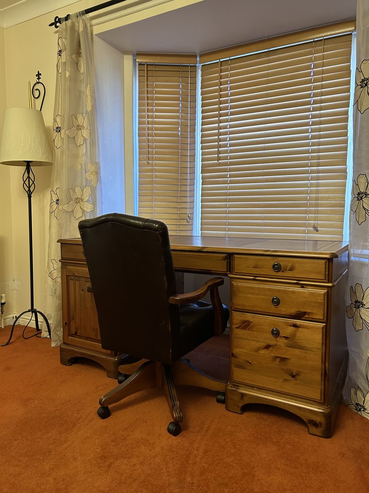 British Ducal Large Desk With File Drawer, Pull Out Keyboard Drawer And 3 Other Drawers photo vinterior