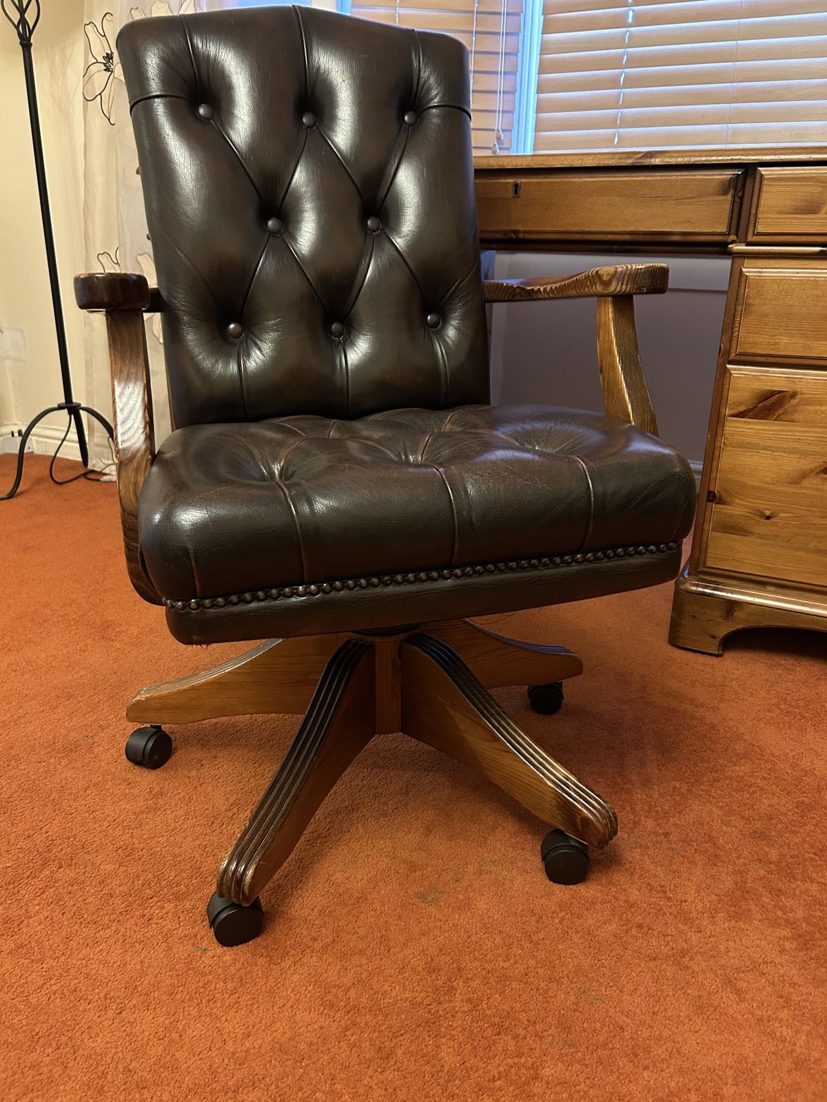 British Ducal Swivel Desk Chair With 5 Wheels And Leather Upholstery photo furniture