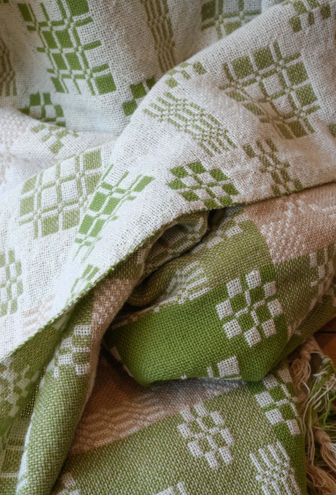 Large Traditional Welsh Blanket photo vinterior