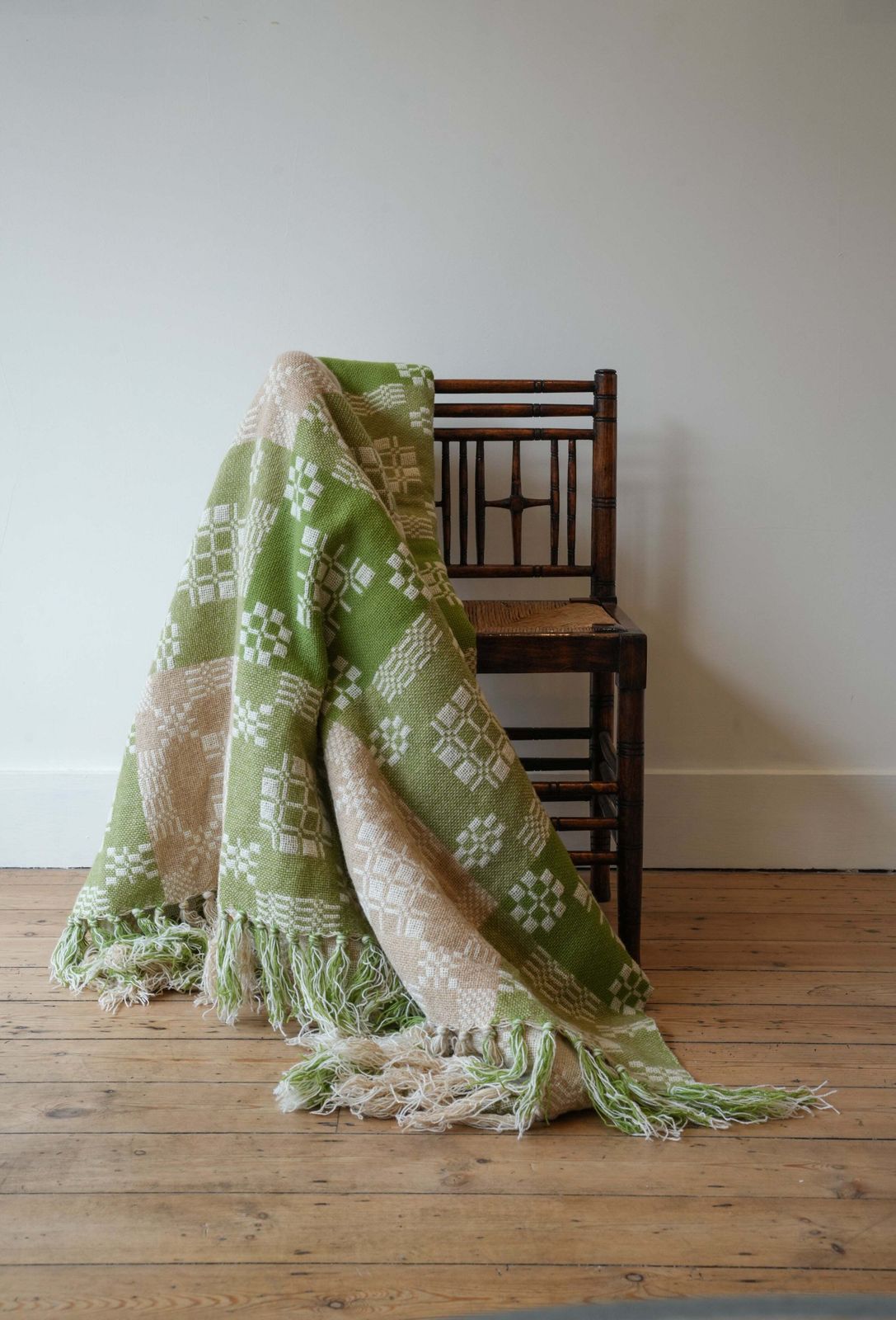 photo furniture Large Traditional Welsh Blanket