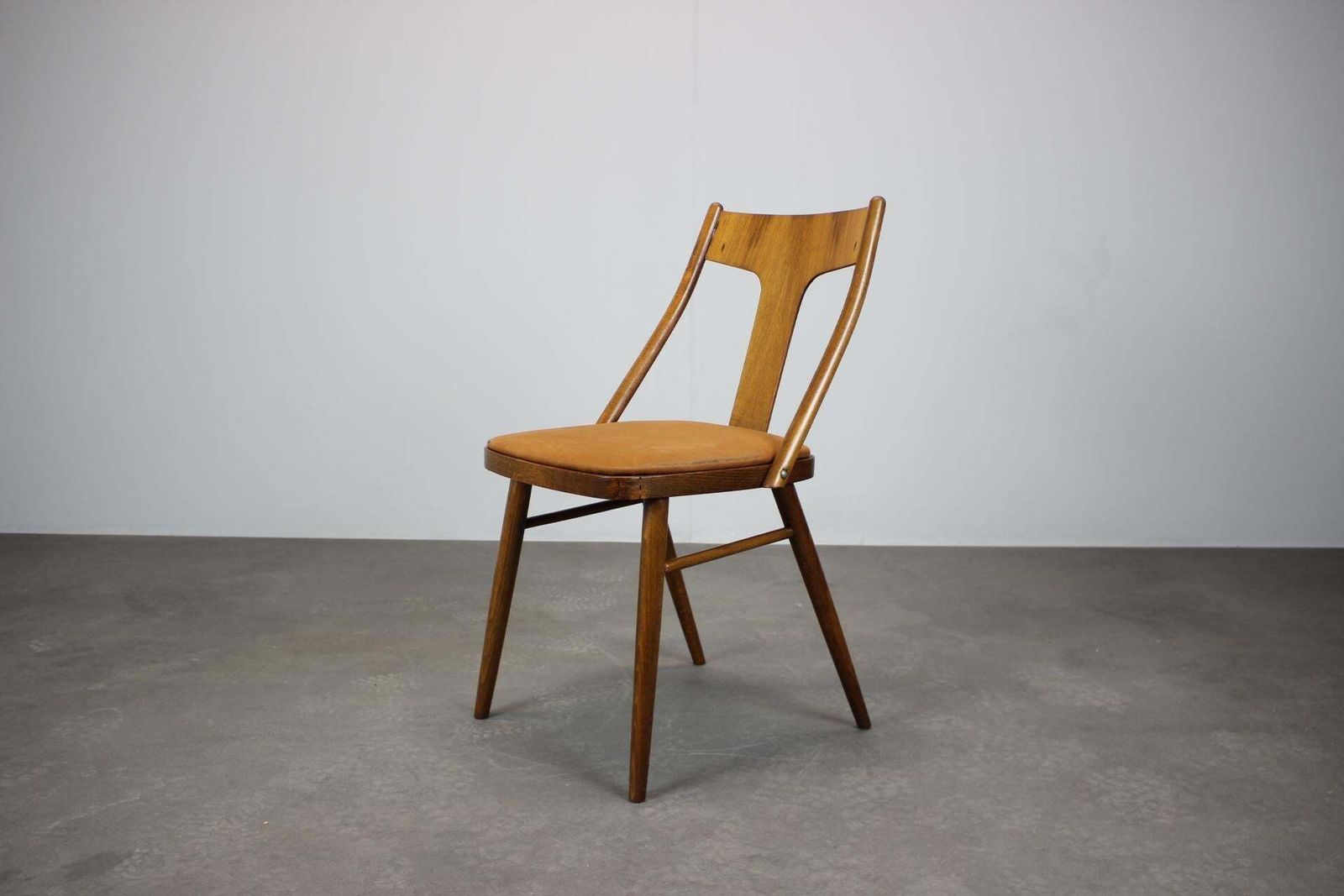 1950s Set Of Four Dining Chairs In Walnut, Czechoslovakia photo vinterior