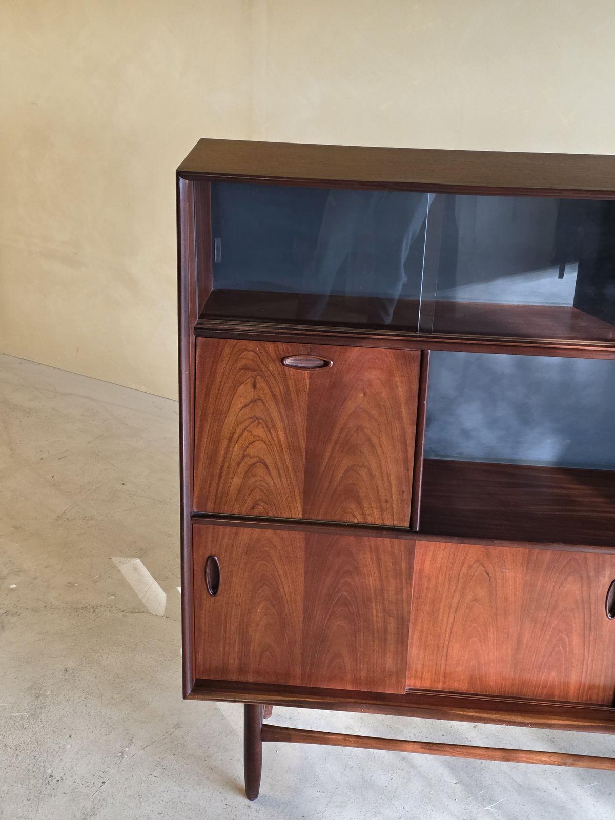Vintage Teakhouten Highboard, Ca. Jaren 1960 photo Meubels
