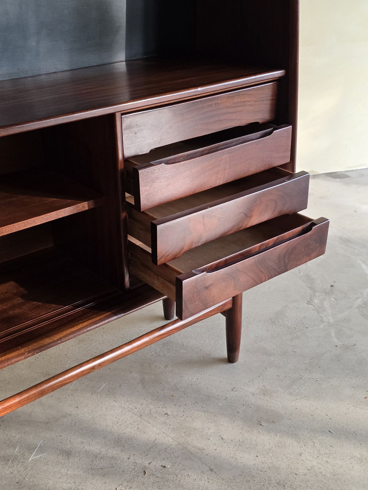 photo buy Vintage Teakhouten Highboard, Ca. Jaren 1960