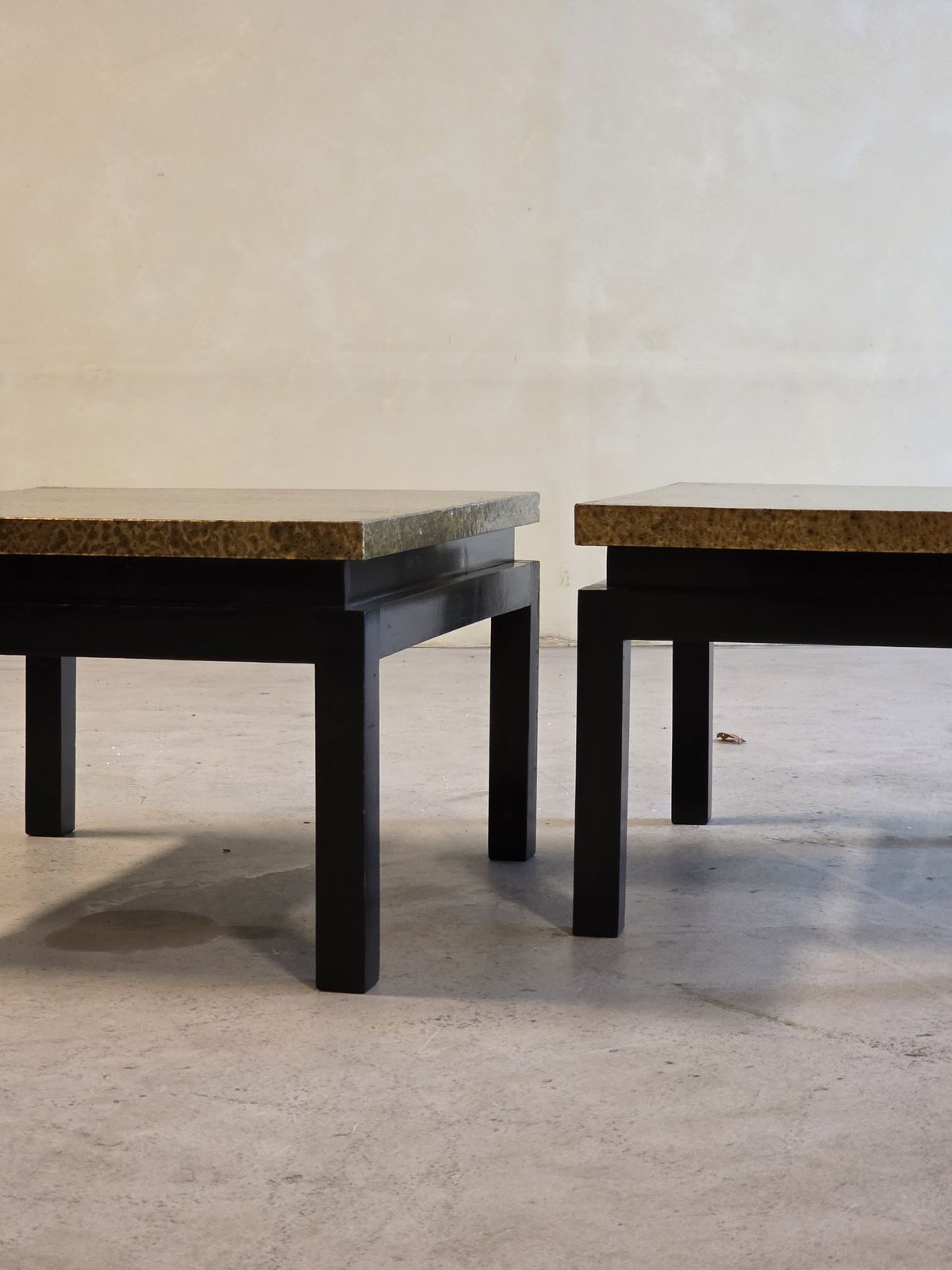 Set Of 2 Mid Century Black Lacquered Sidetables With Gold Painted Metal Top photo 1749.0