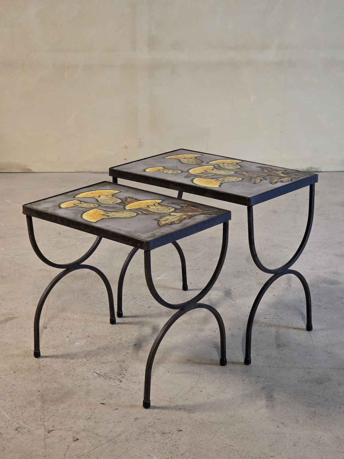 Keramische Bijzettafels Met Metalen Frame, Ca. Jaren 1950, Set Van 2