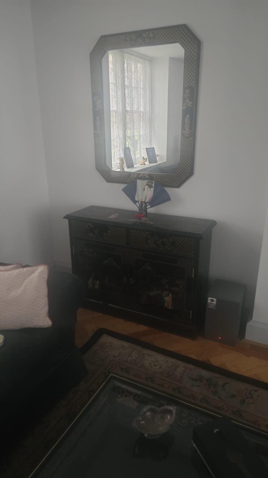 Pretty Chinoiserie Cabinet Decorated With Scenery