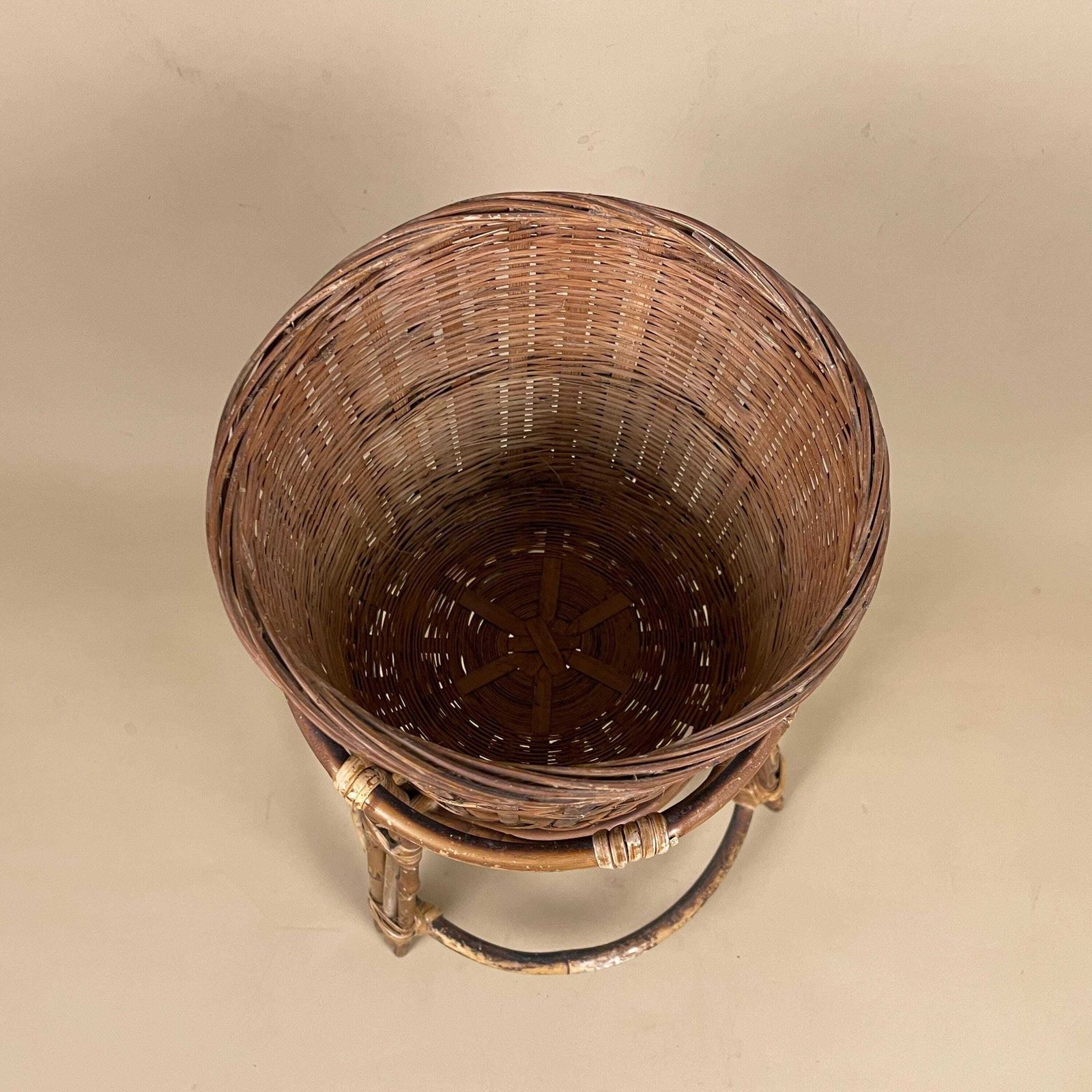 Vintage Bamboo Plant Stand Rattan Woven Round Display Natural Boho Accent Stand Indoor Brown Planter Pot Retro Handmade Wooden Cane photo vinterior