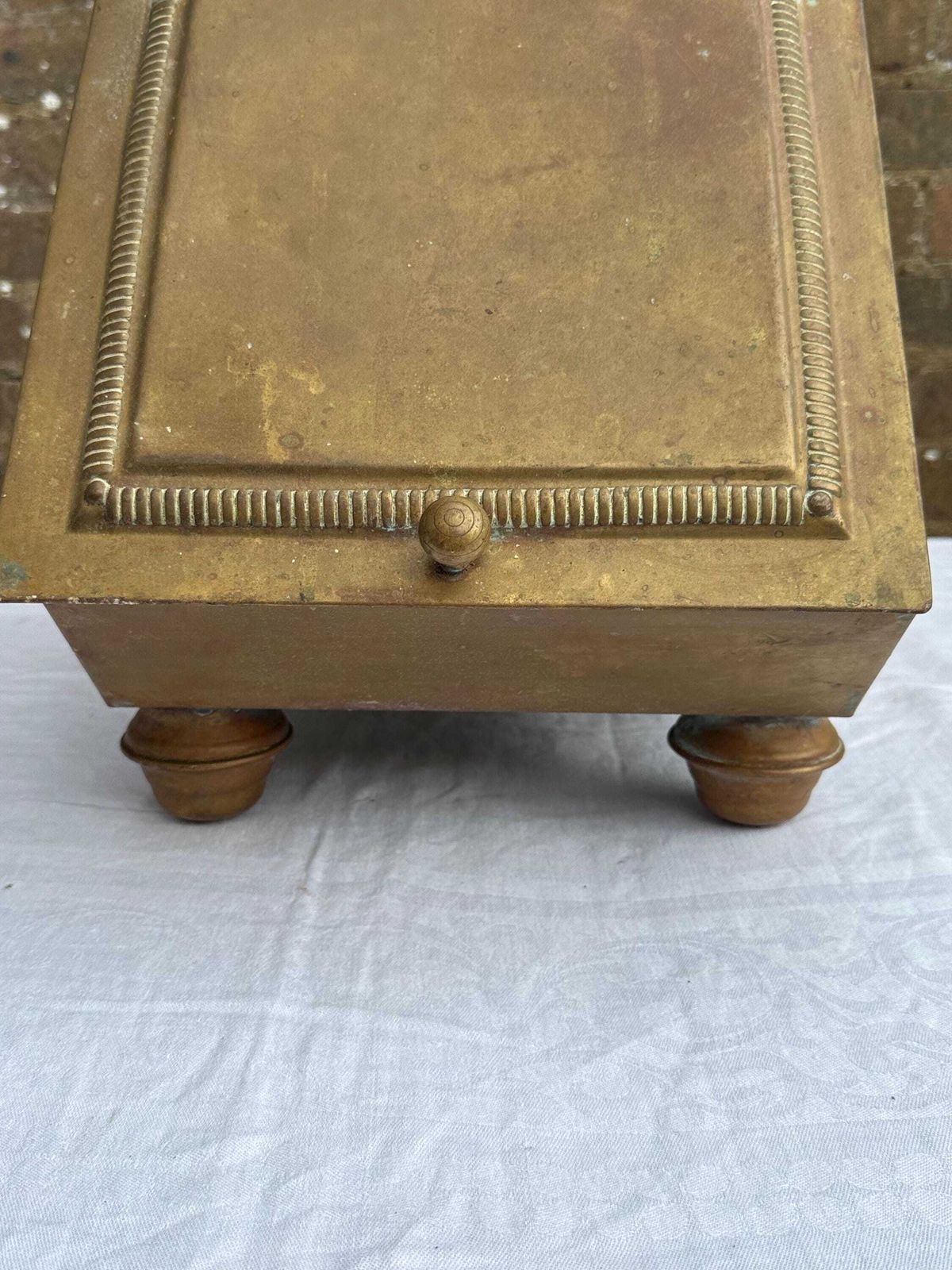 Home Fixtures Antique Victorian Brass Coal Scuttle Tbc W. Harris & Co – English Fireplace Log Box With Shovel, Beaded Brass Fireside Hod, Brass Bucket photo